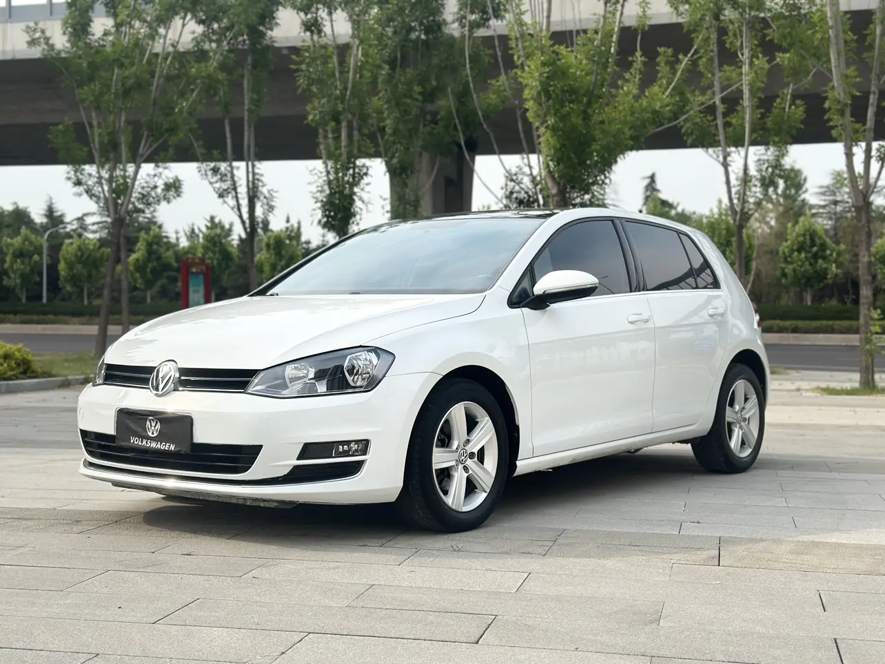 Volkswagen Golf  из Китая