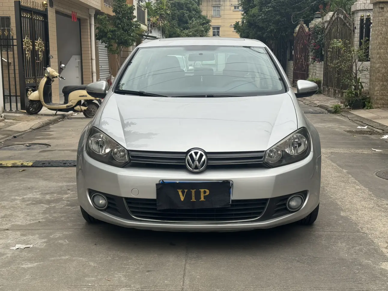 Volkswagen Golf  из Китая