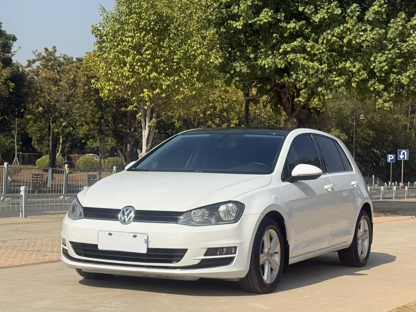 Volkswagen Golf  из Китая
