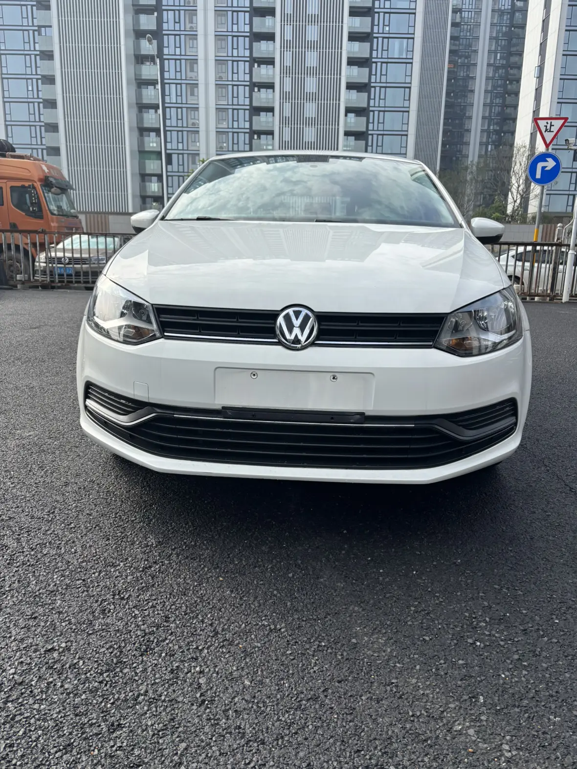 Volkswagen Polo  из Китая