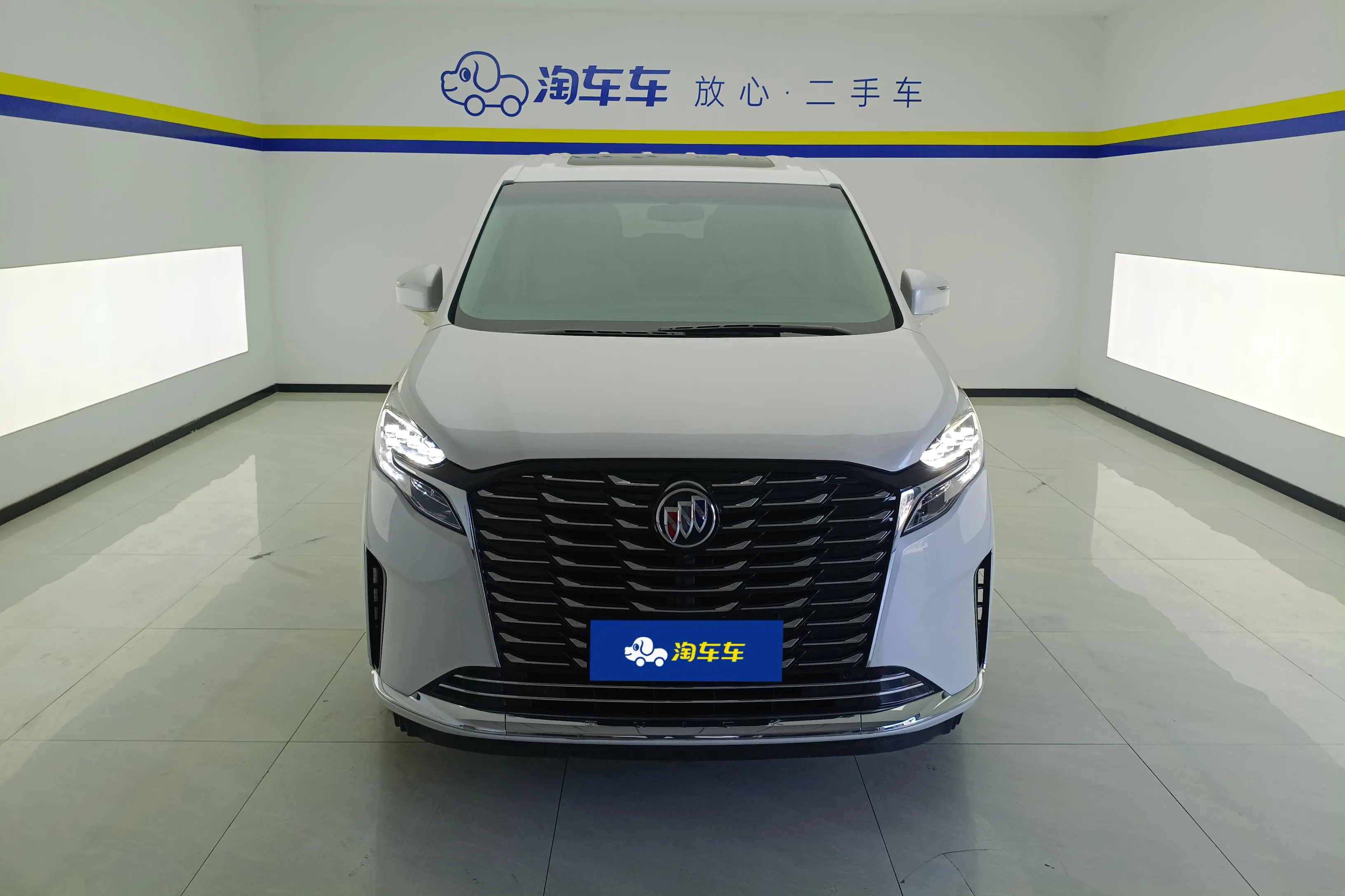 Buick GL8  из Китая