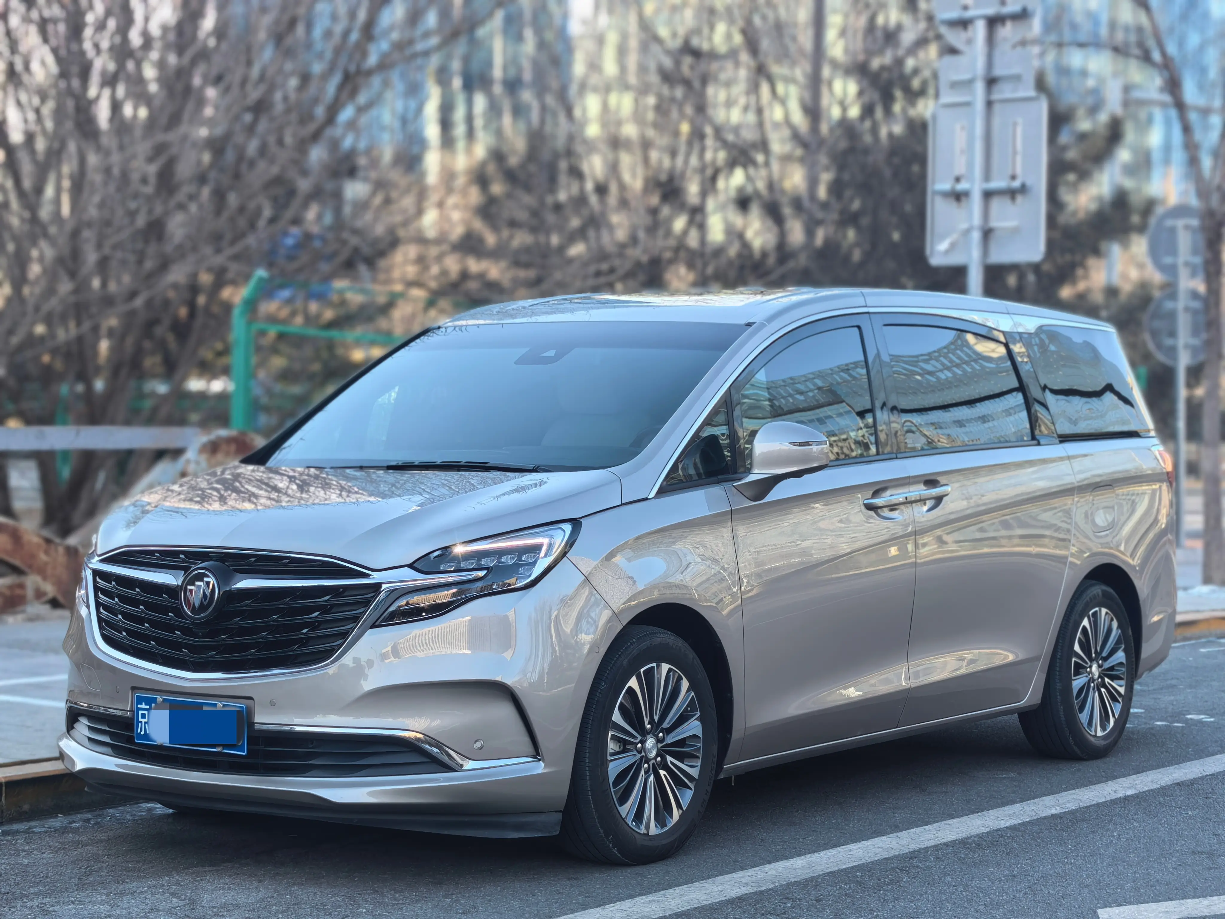 Buick GL8  из Китая