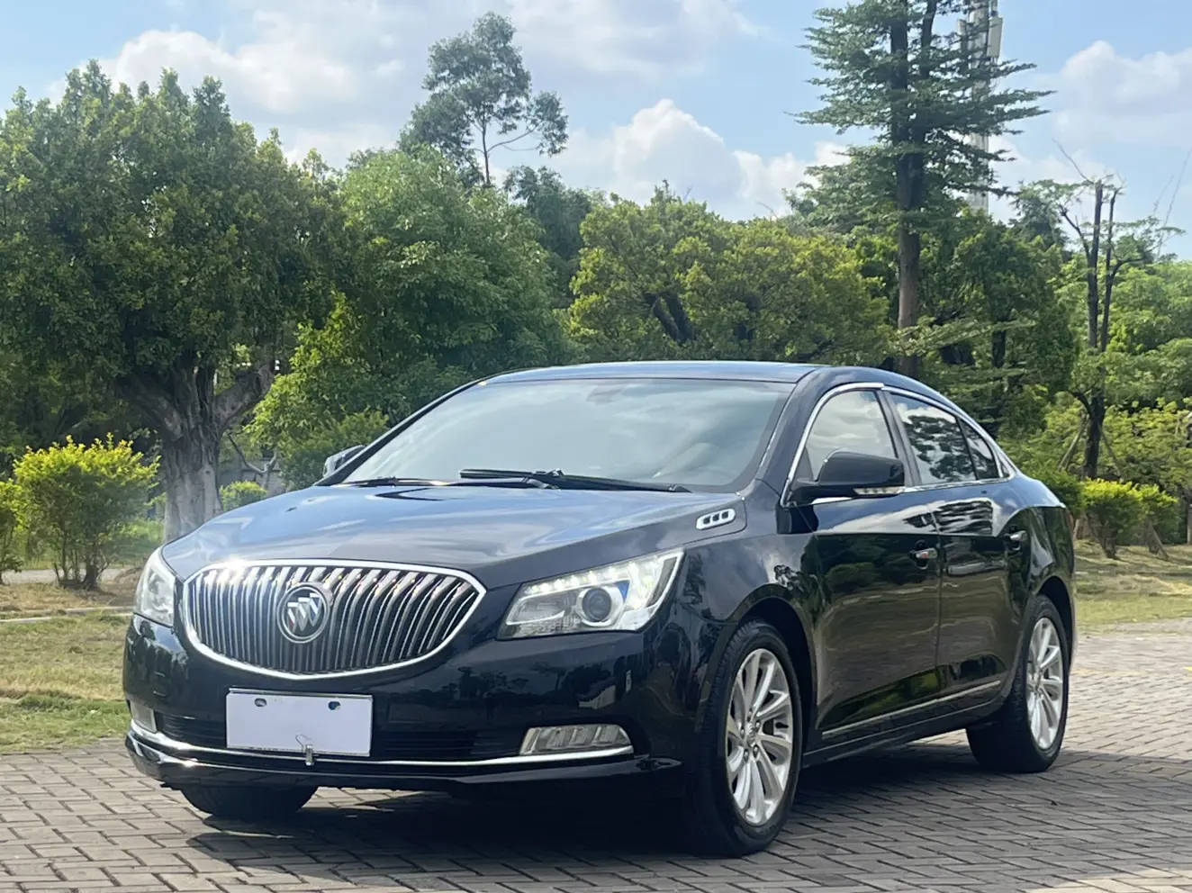 Buick LaCrosse  из Китая