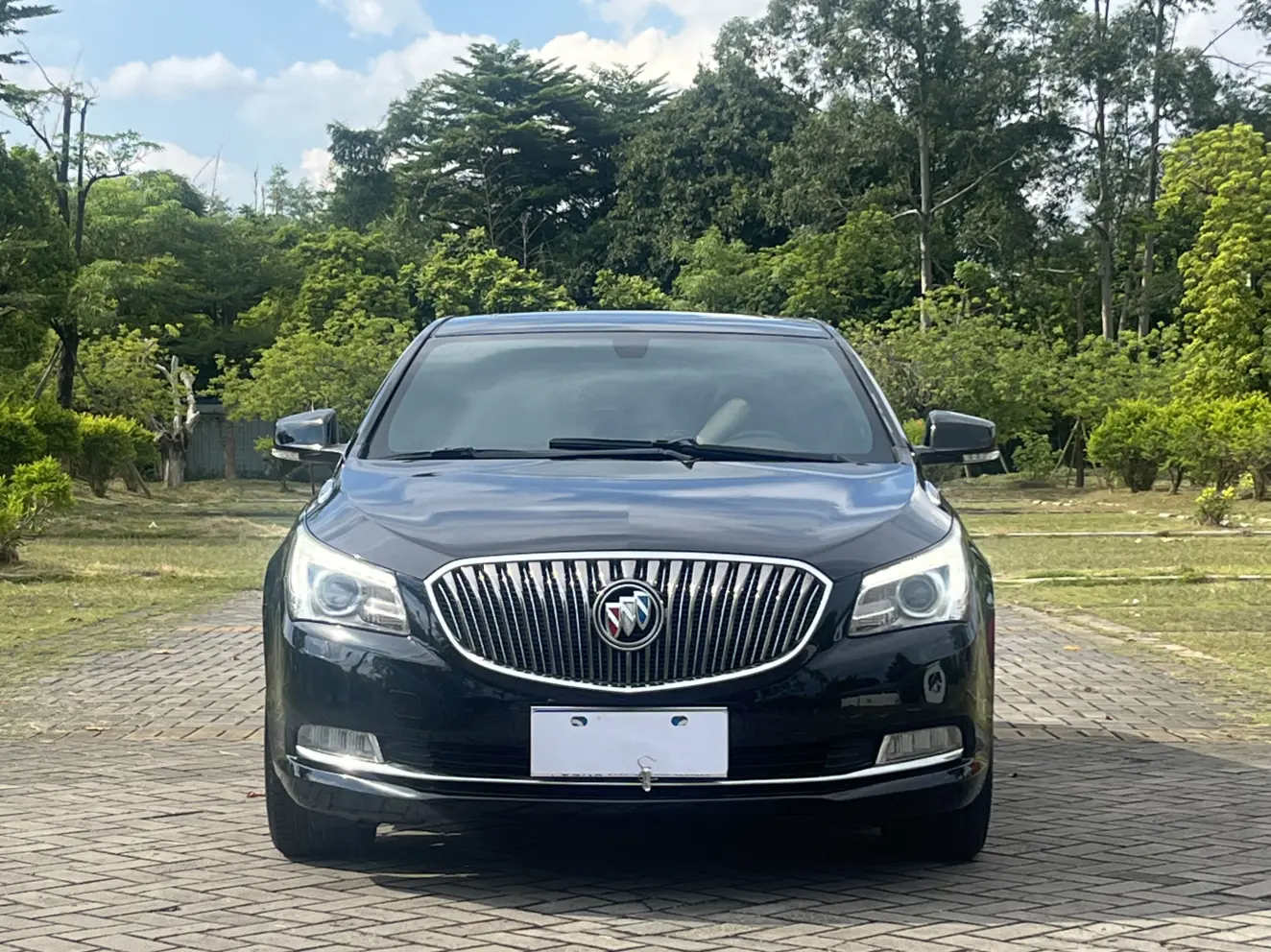 Buick LaCrosse  из Китая
