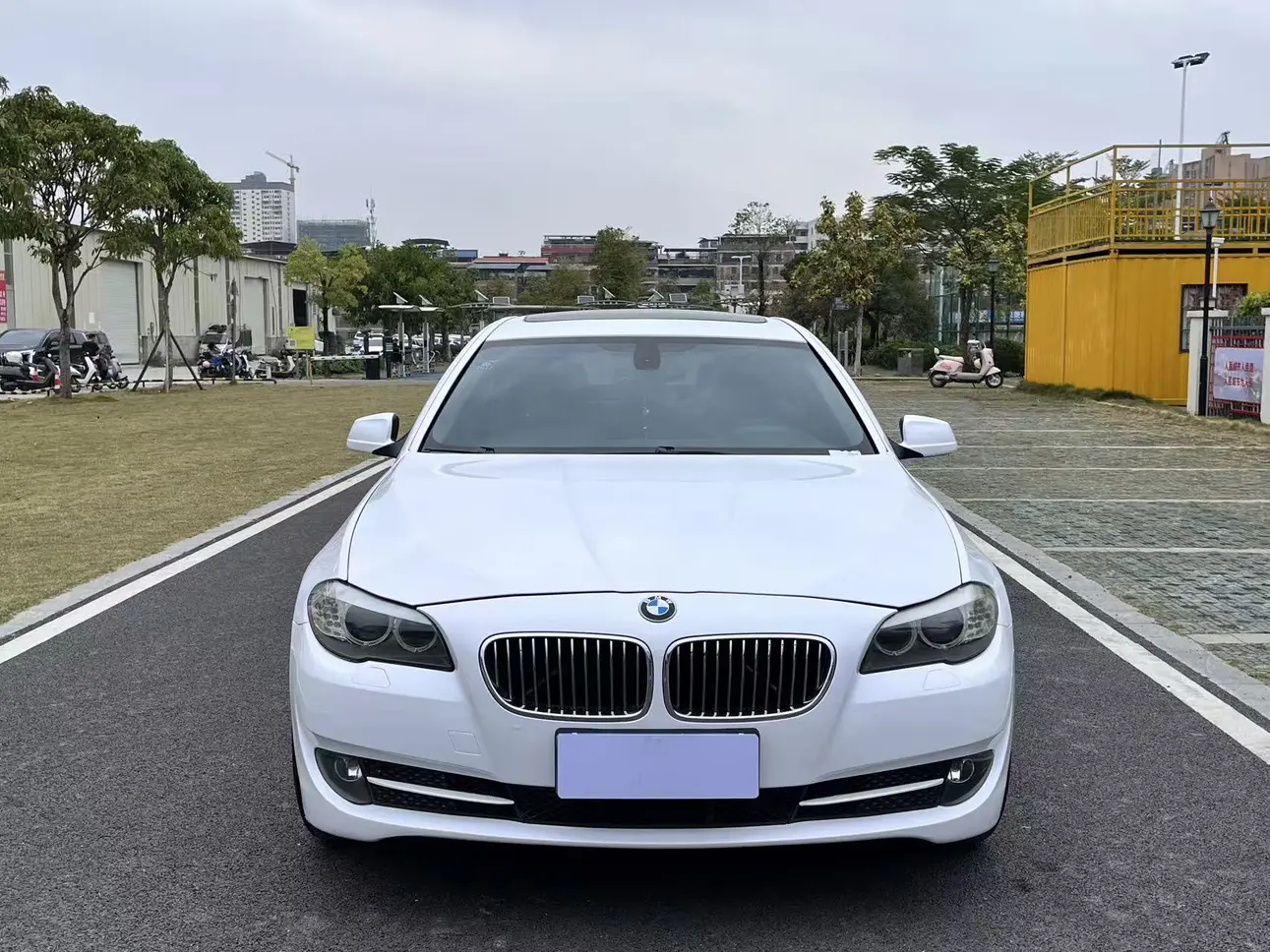 BMW 5 Series  из Китая