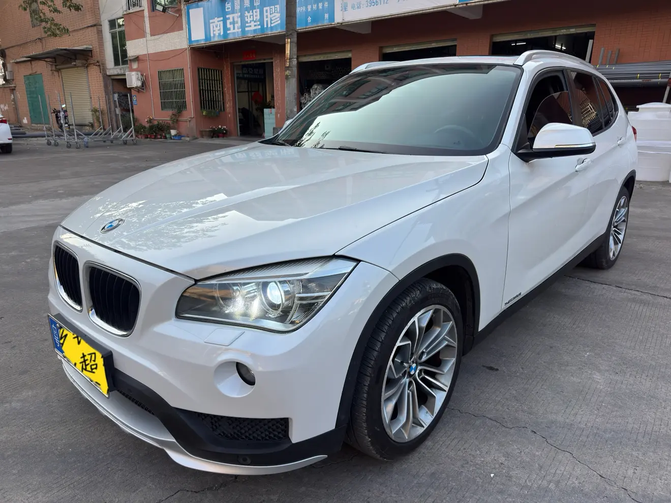 BMW X1  из Китая