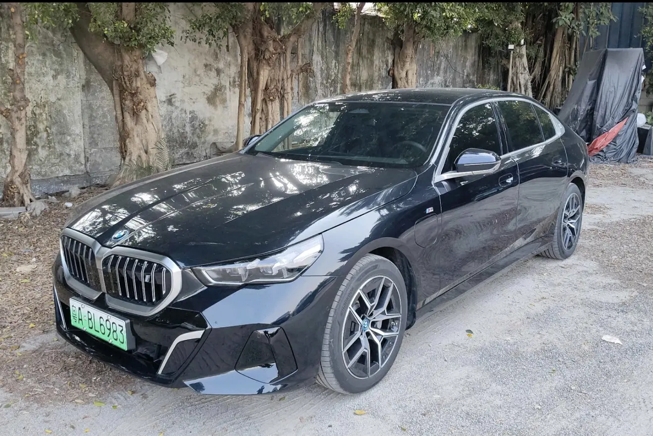BMW i5  из Китая