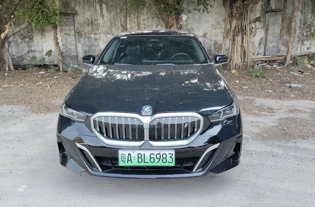 BMW i5  из Китая