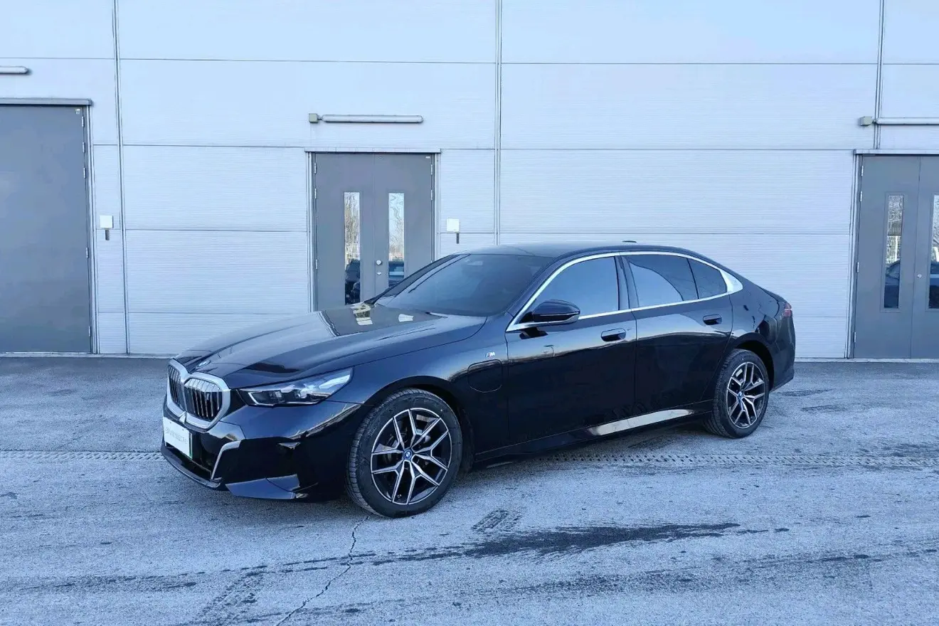 BMW i5