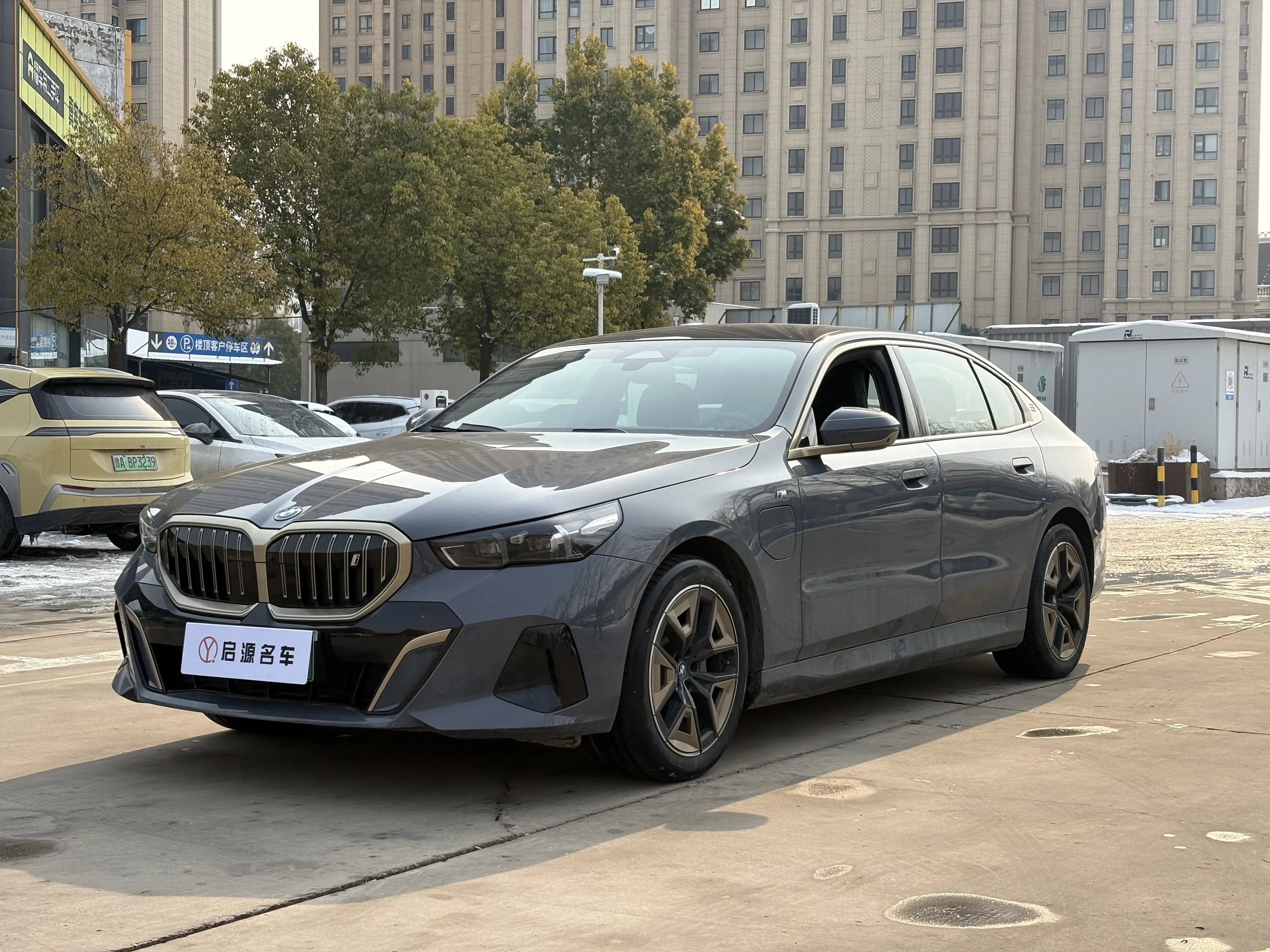 BMW i5  из Китая