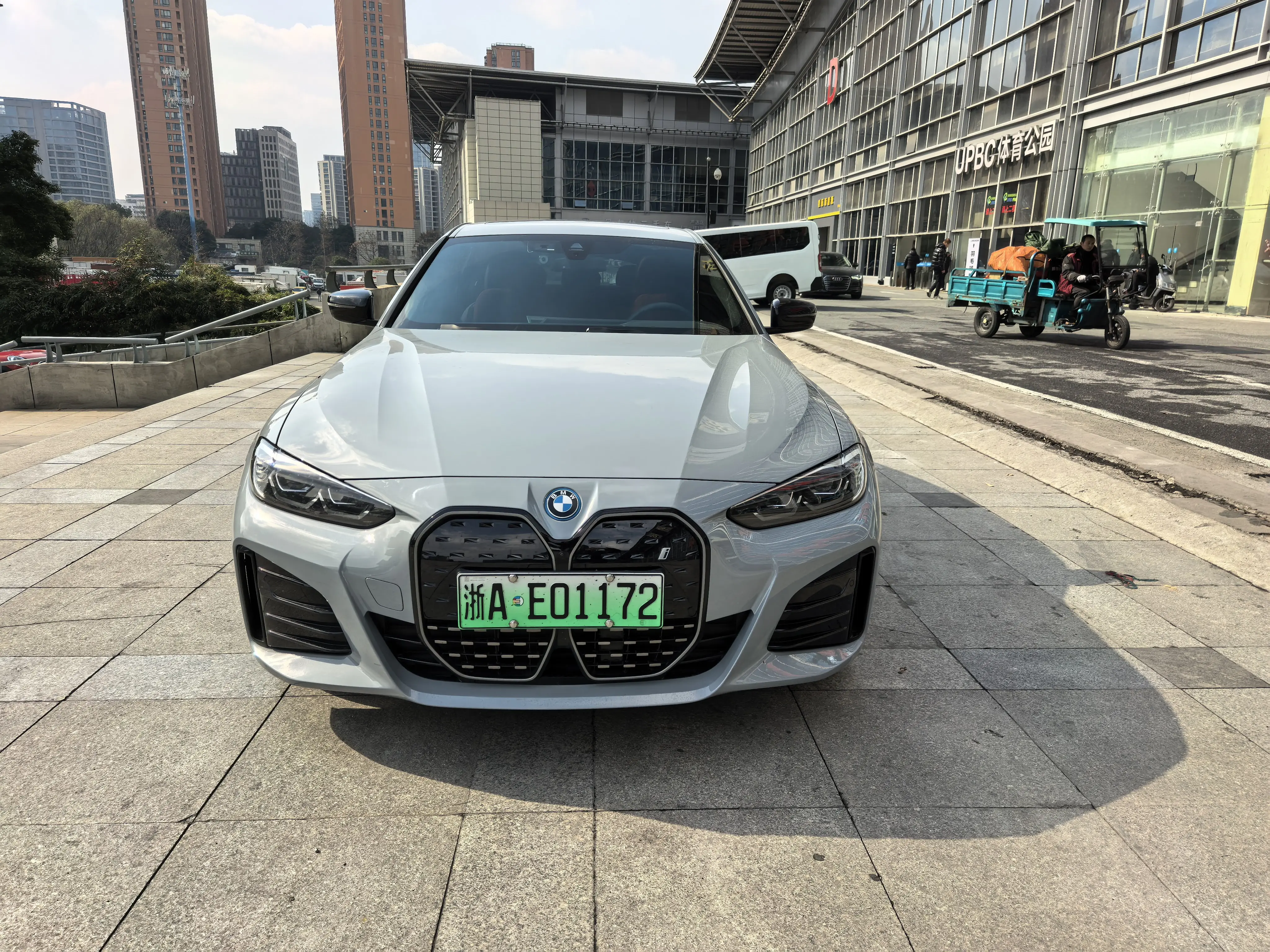 BMW i4  из Китая