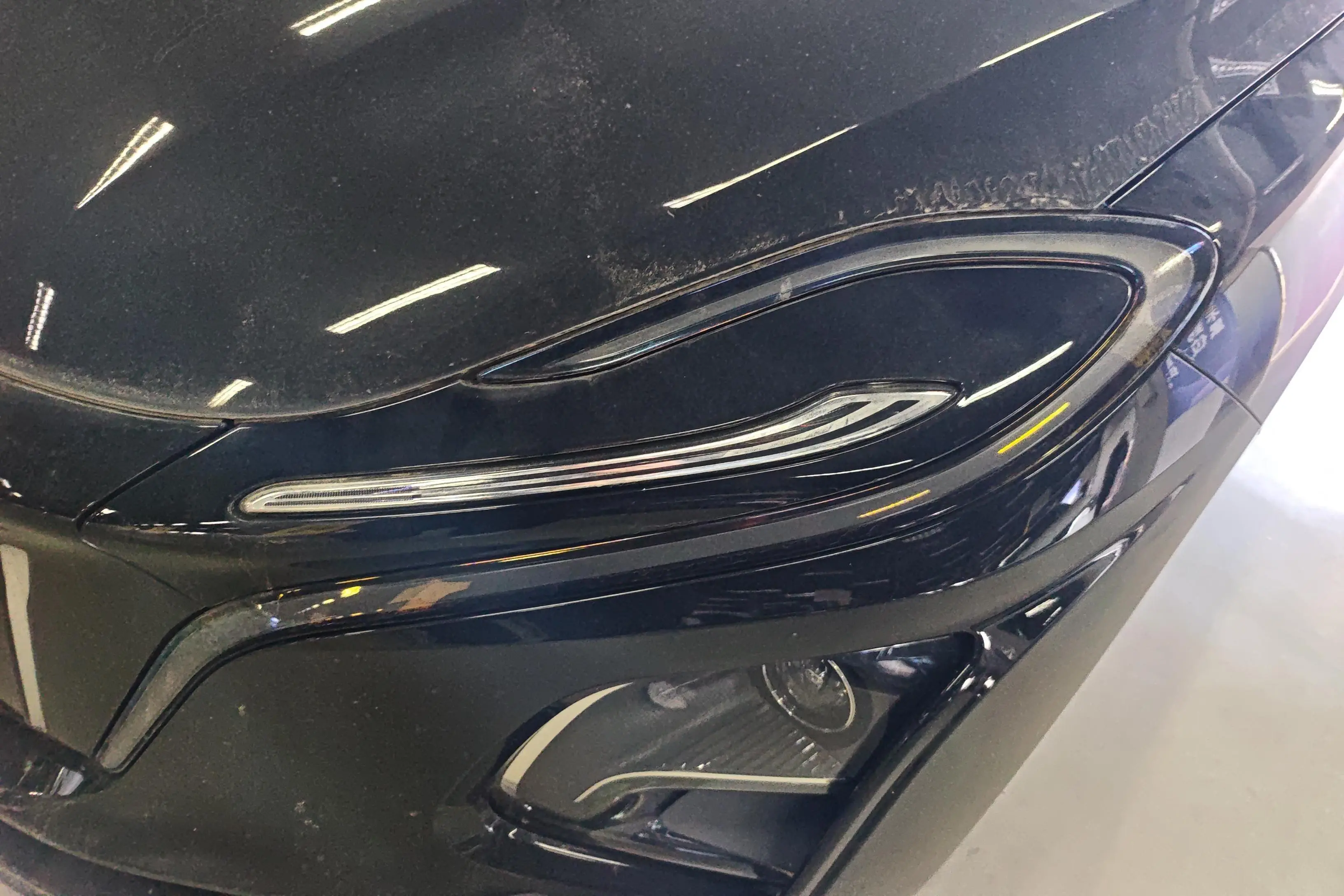 Hongqi E-QM5  из Китая