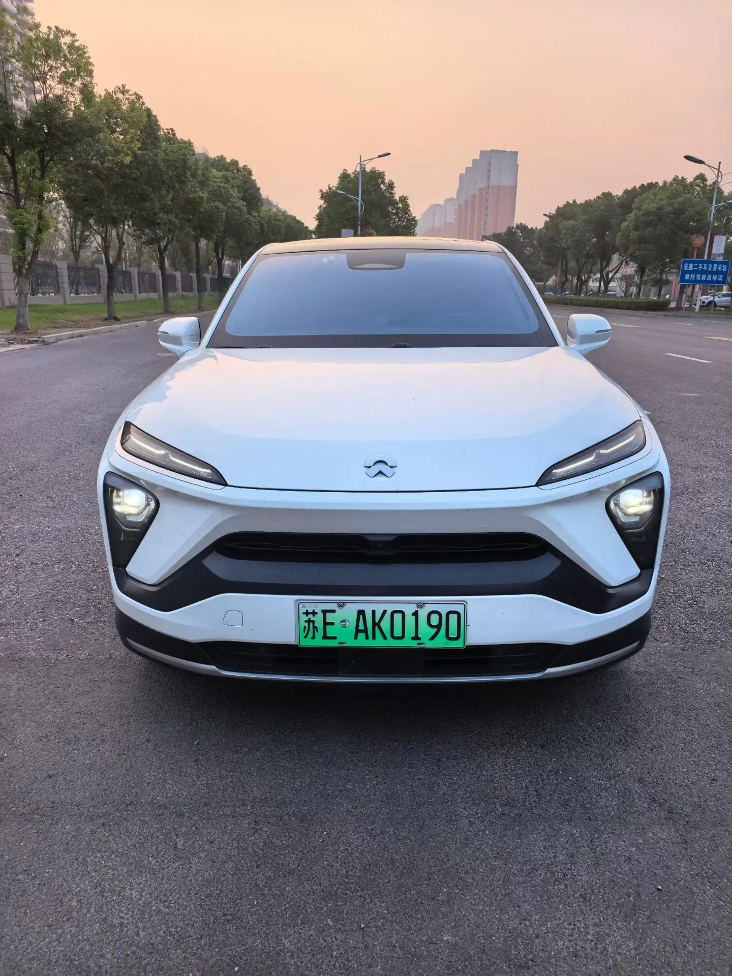 NIO EC6  из Китая