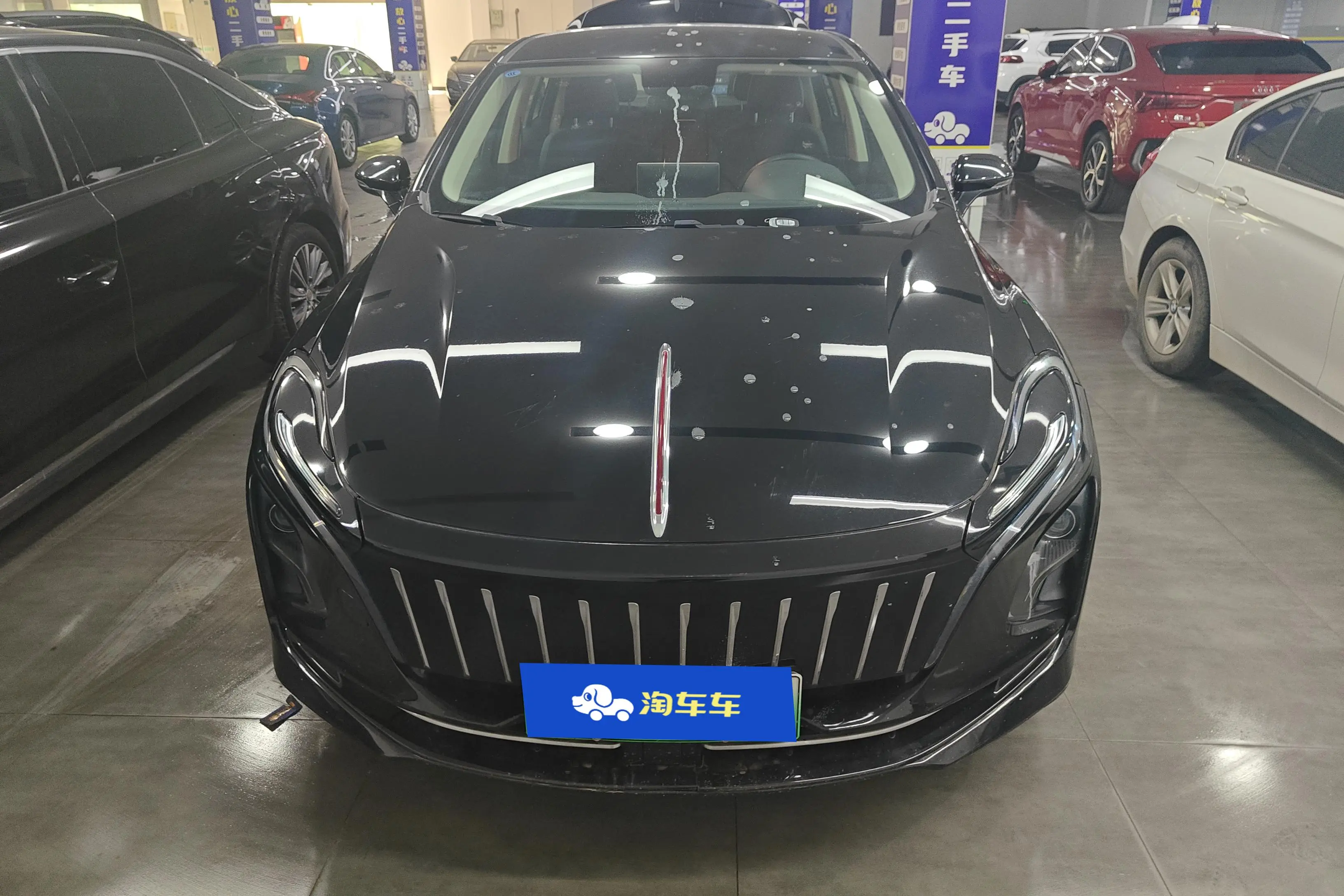 Hongqi E-QM5  из Китая