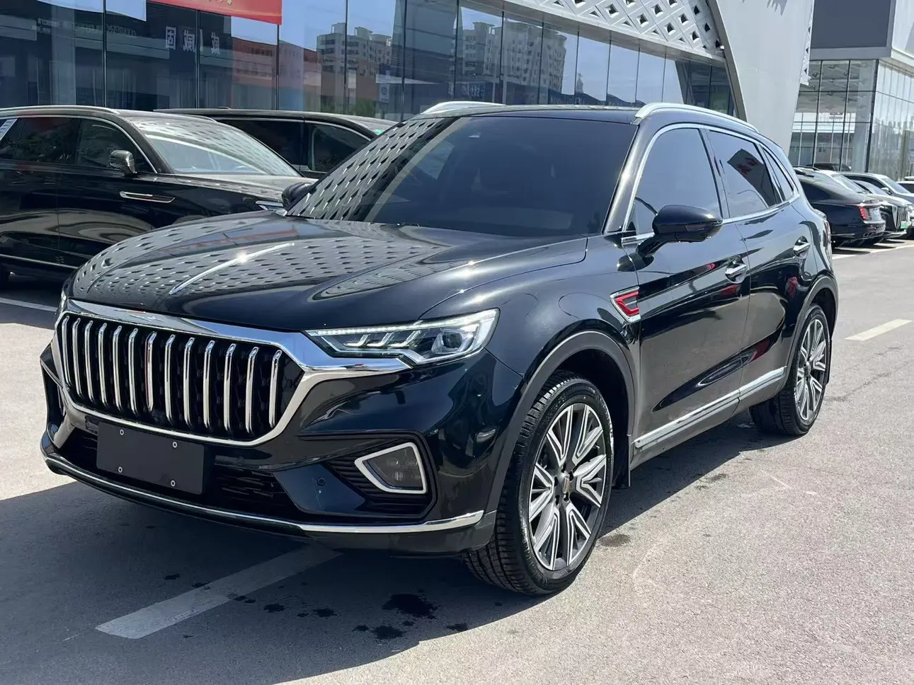 Hongqi HS5  из Китая