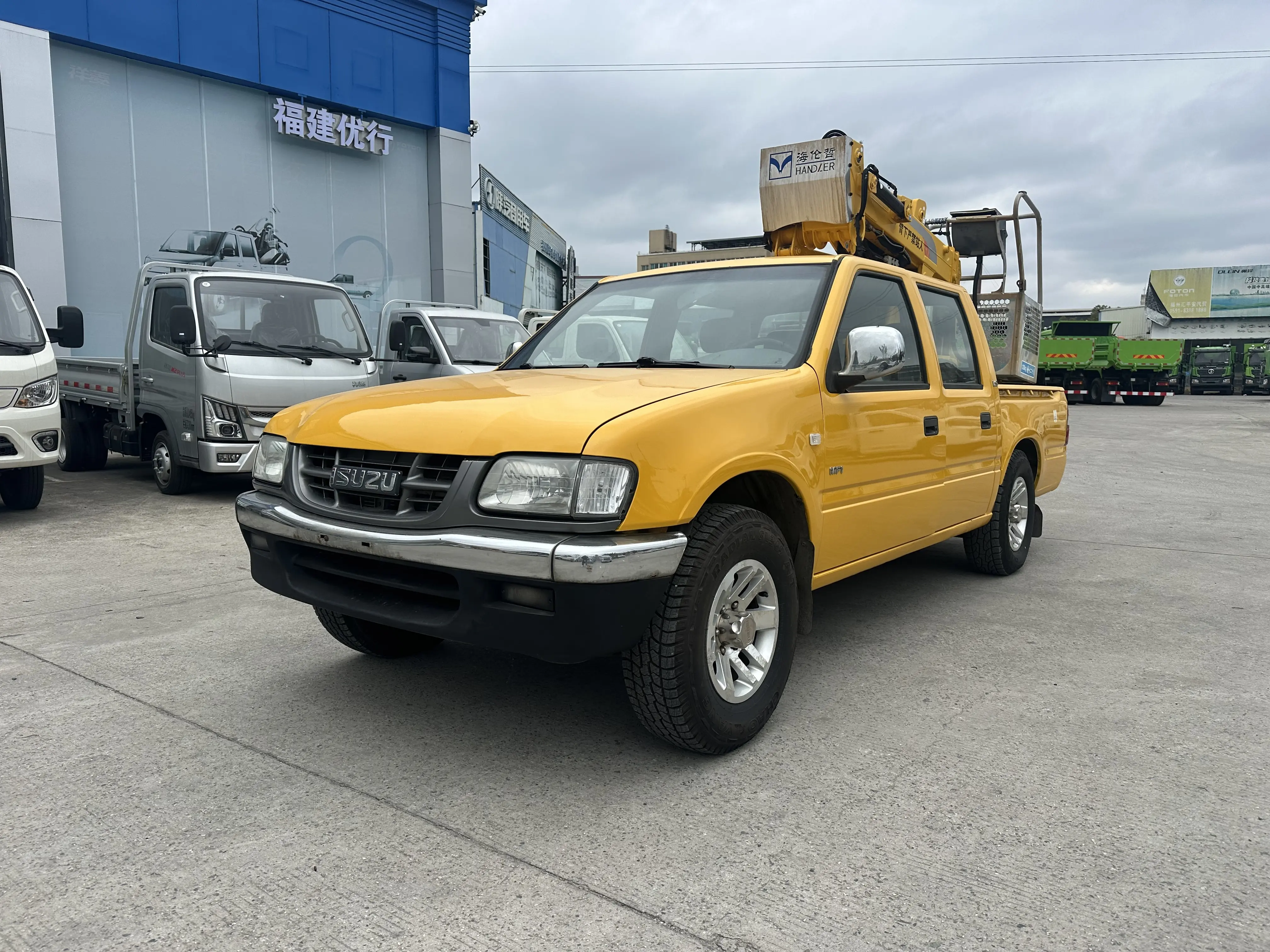 Isuzu pickup truck  из Китая