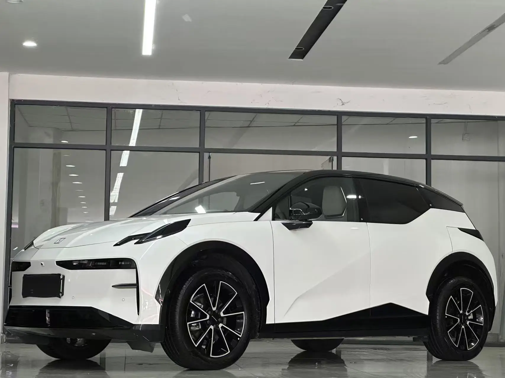 ZEEKR X  из Китая