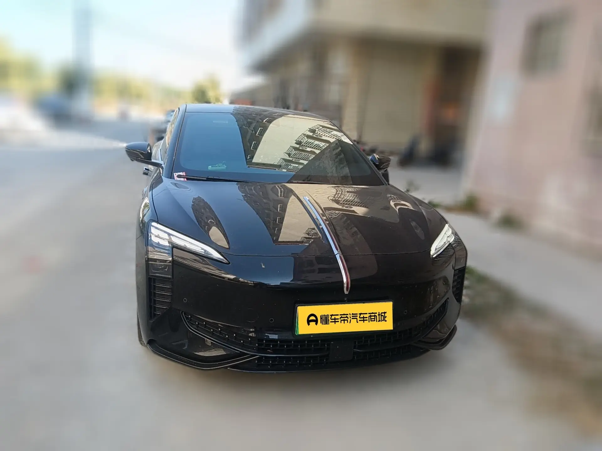 Hongqi EH7  из Китая