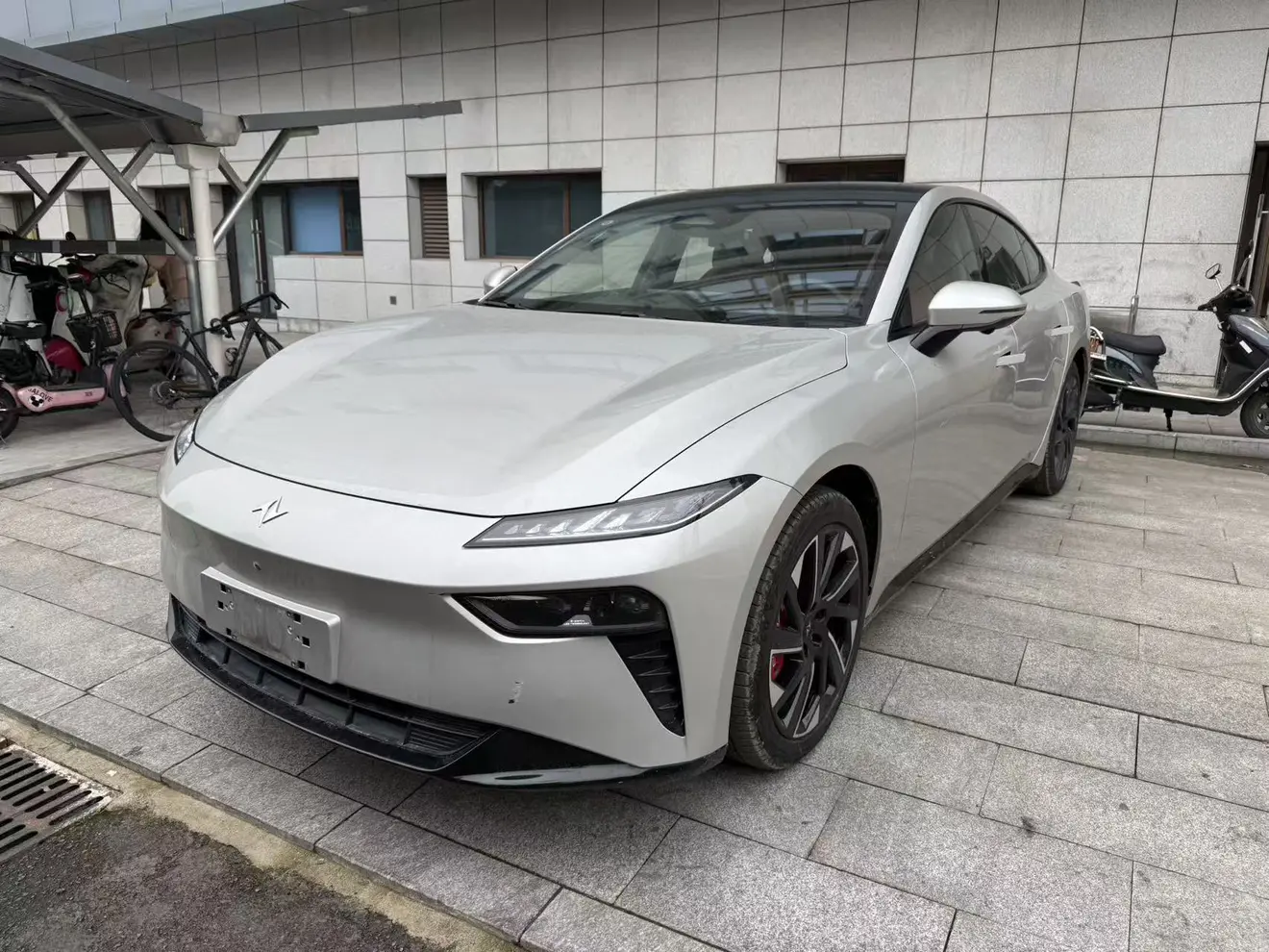 Dongfeng Eπ007  из Китая