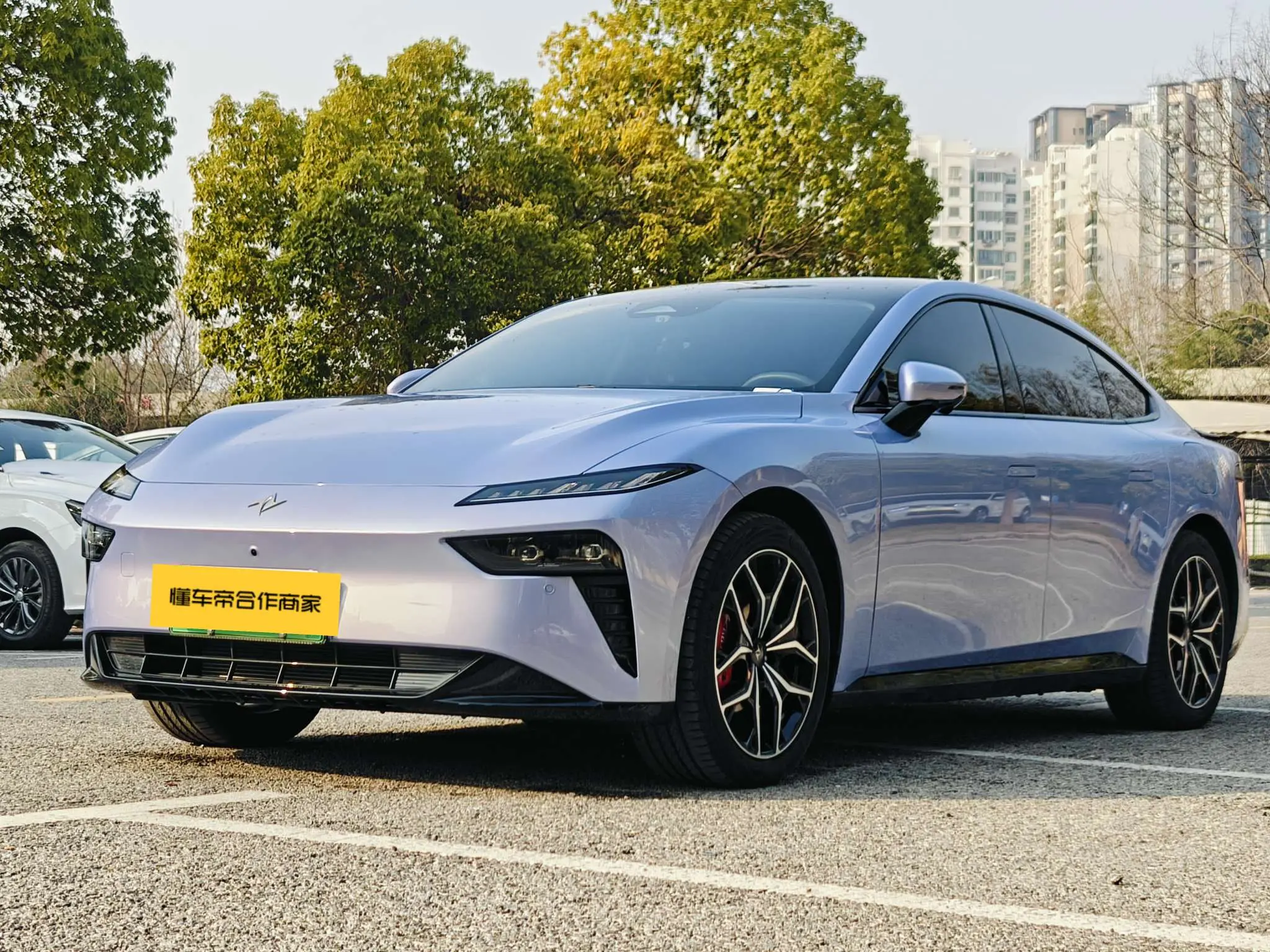 Dongfeng Eπ007  из Китая