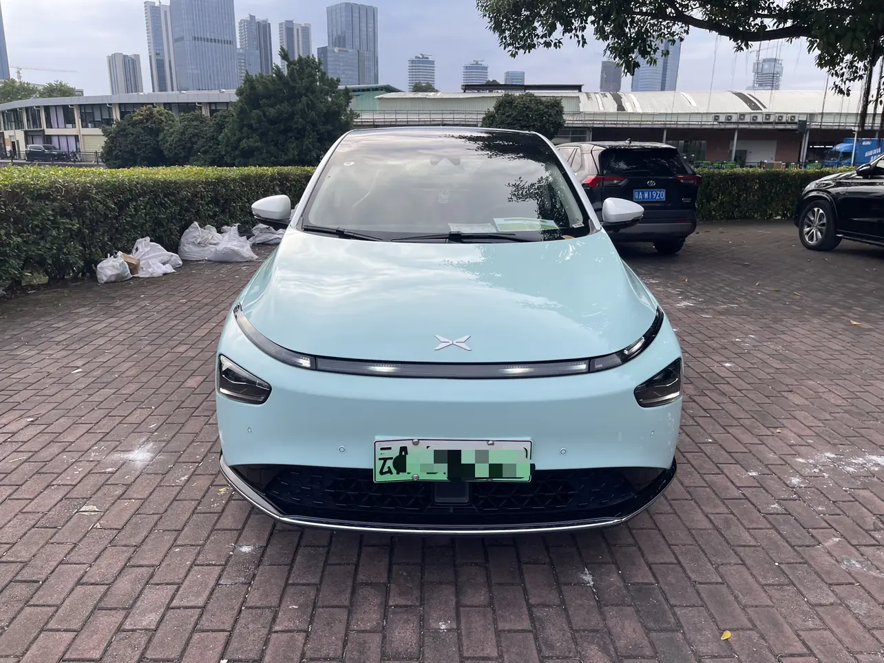 Xpeng G3  из Китая