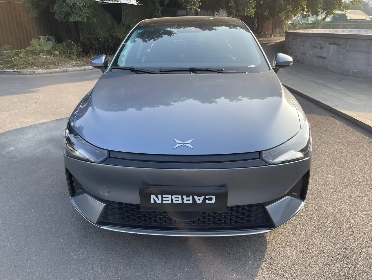 Xpeng P5  из Китая