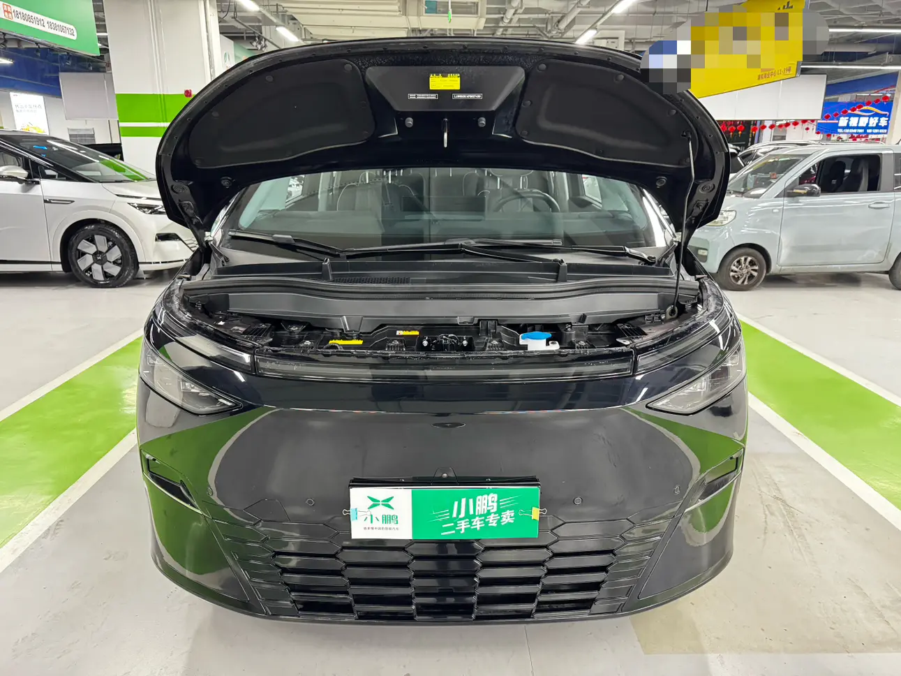 Xpeng X9  из Китая