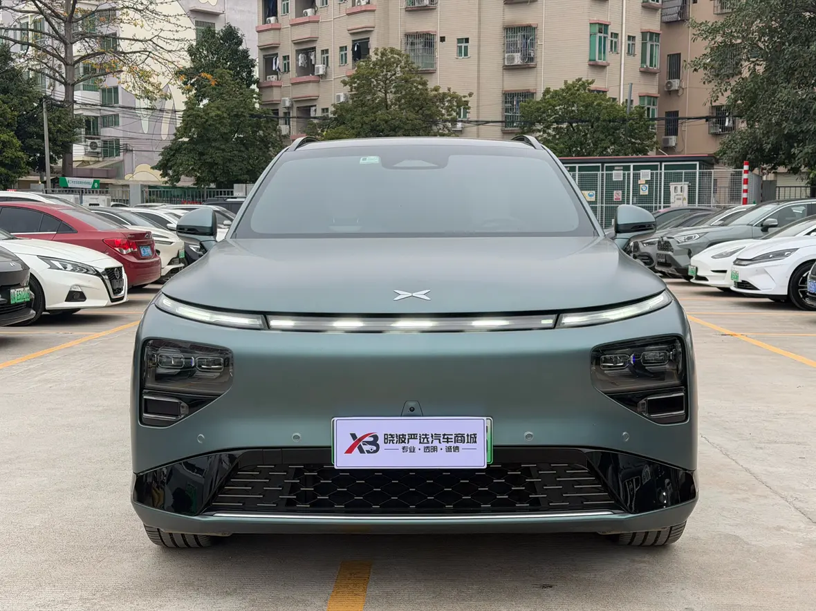 Xpeng G9  из Китая