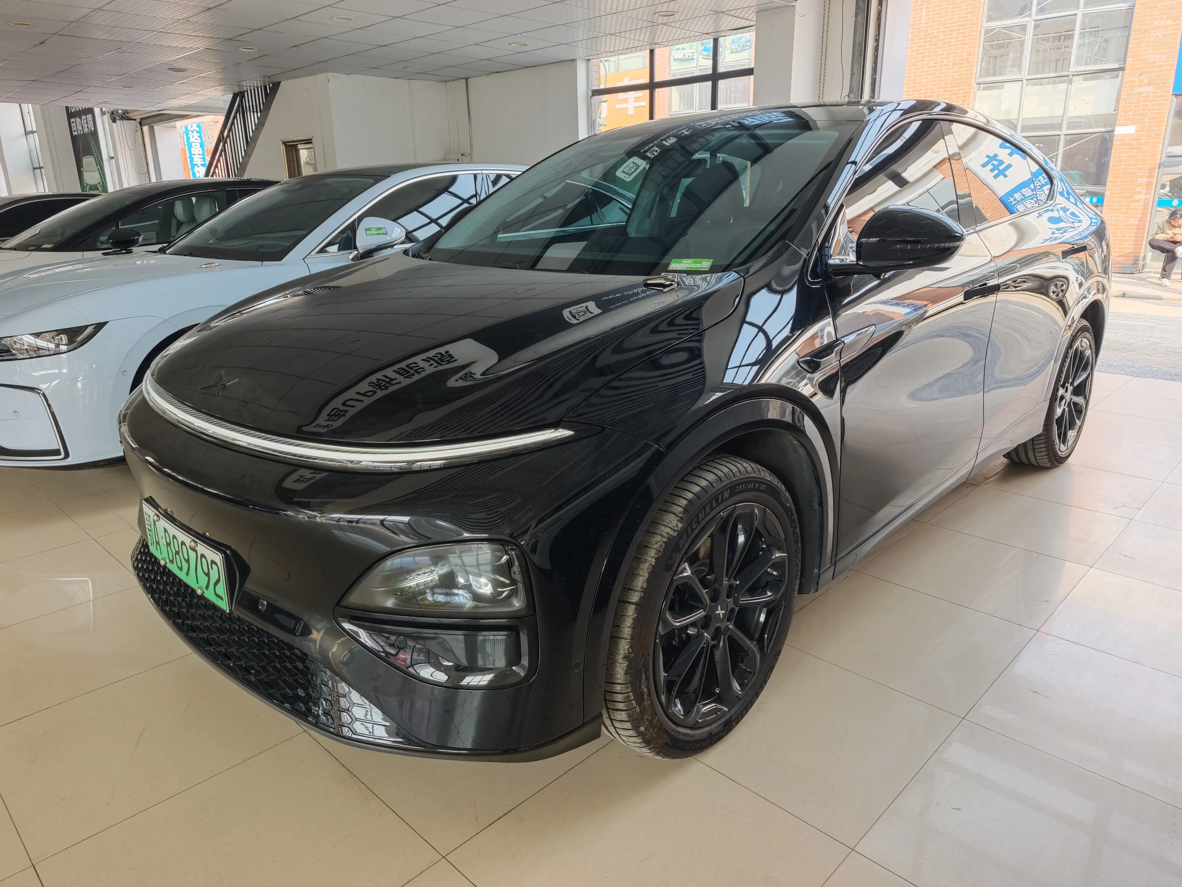 Xpeng G6  из Китая