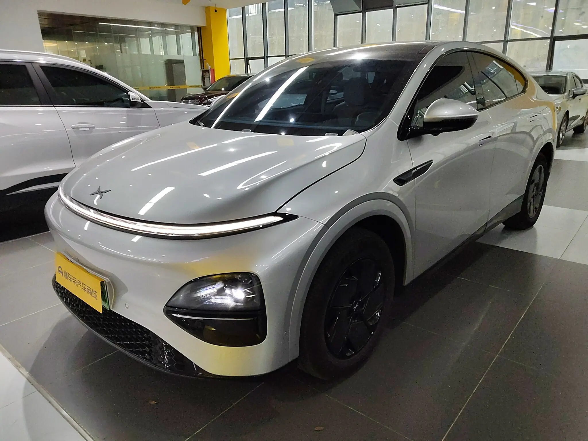 Xpeng G6  из Китая