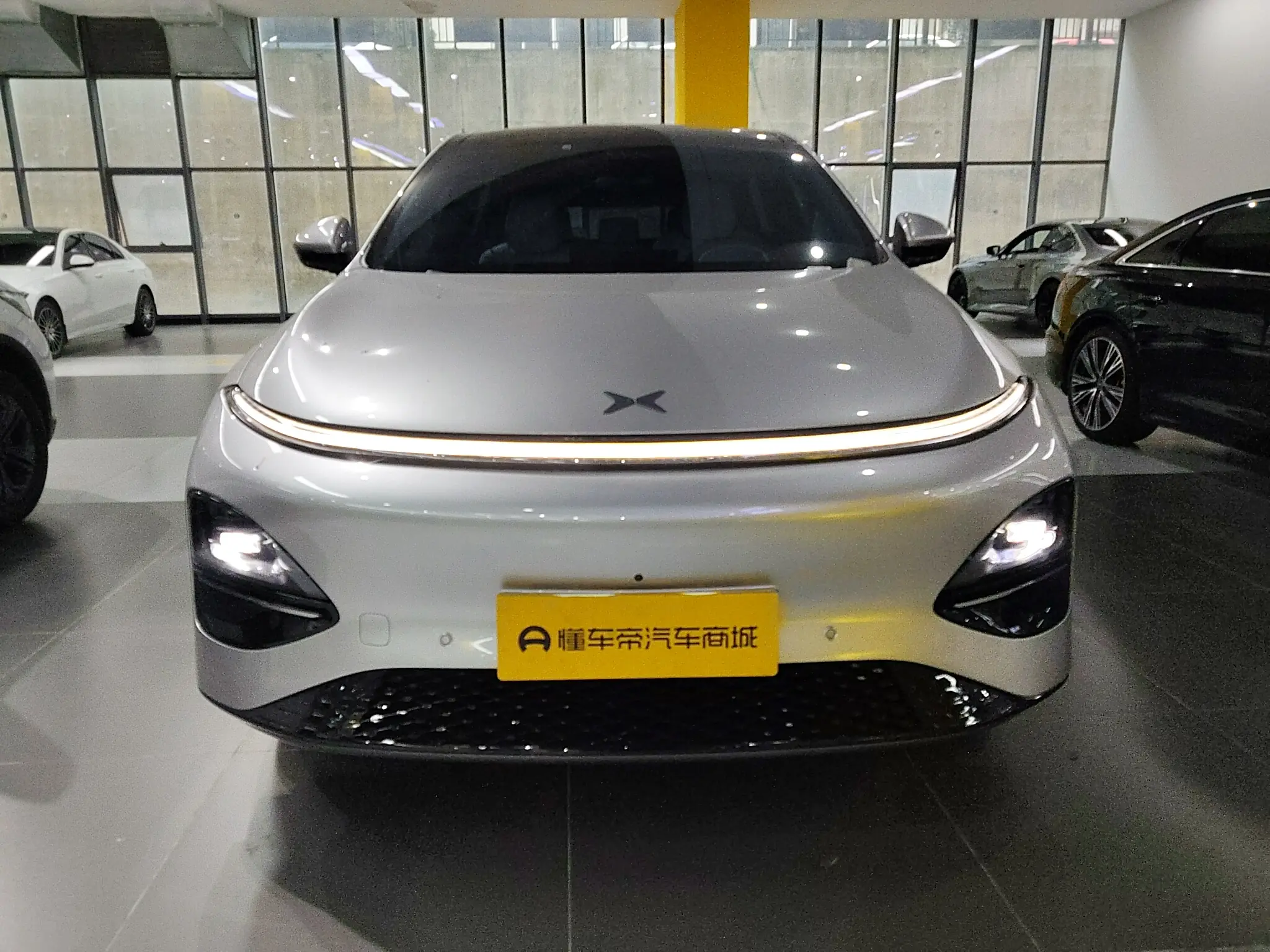 Xpeng G6  из Китая