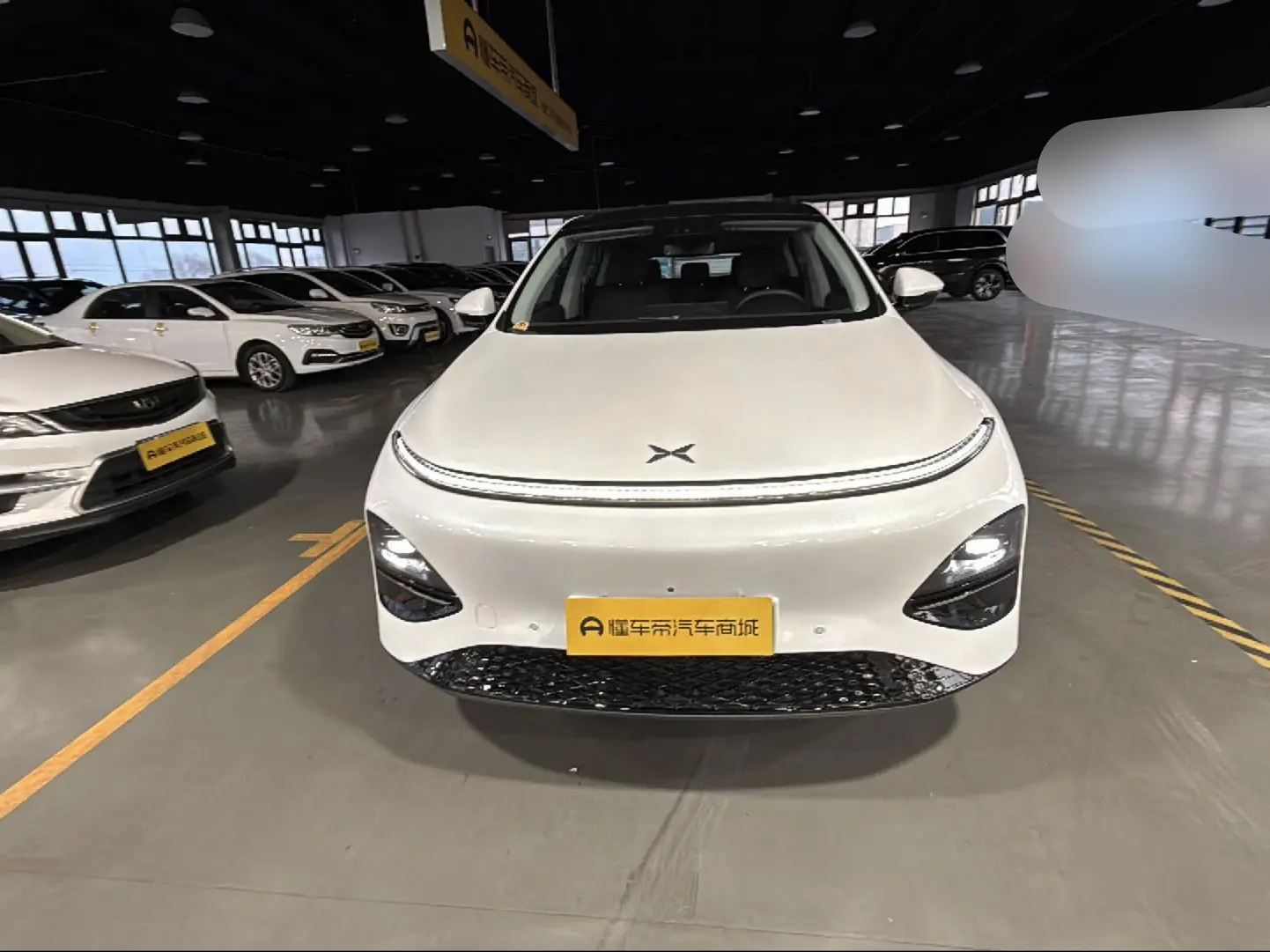 Xpeng G6  из Китая