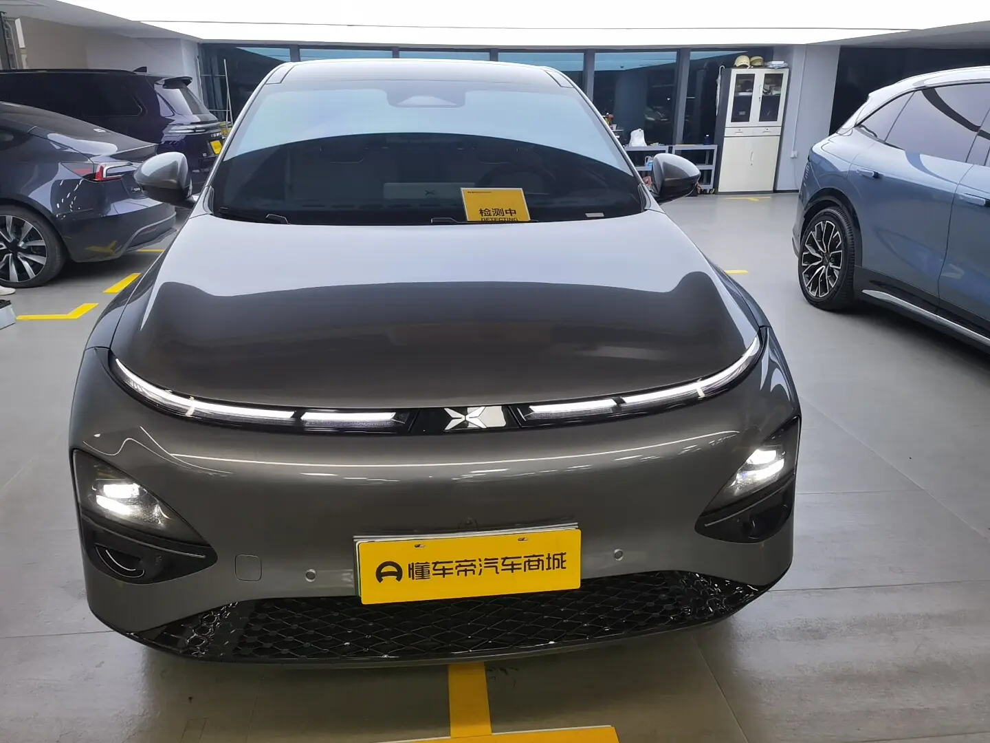 Xpeng G6  из Китая