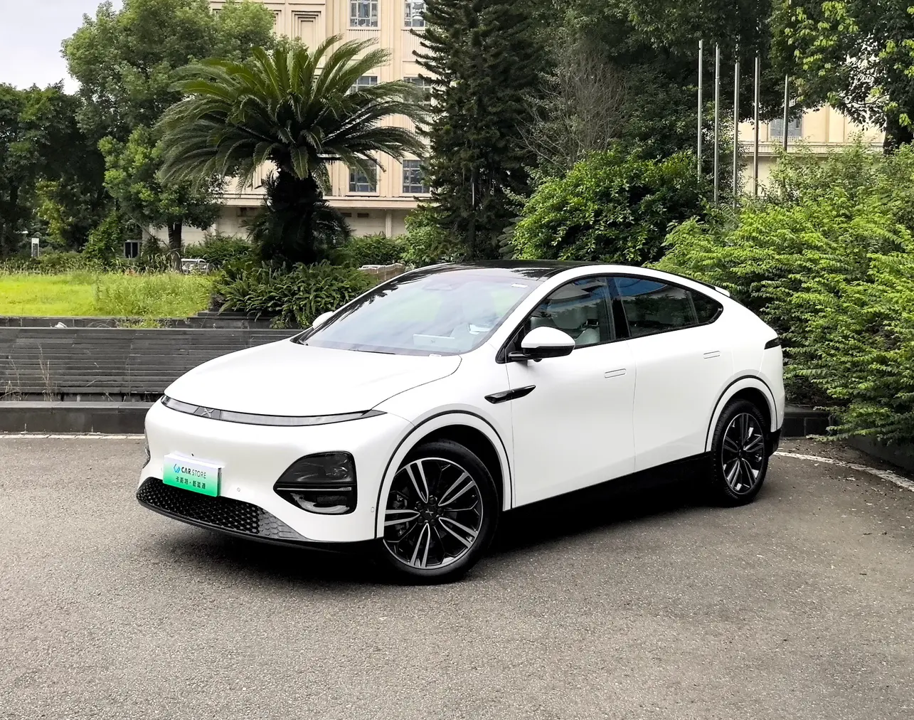 Xpeng G6  из Китая