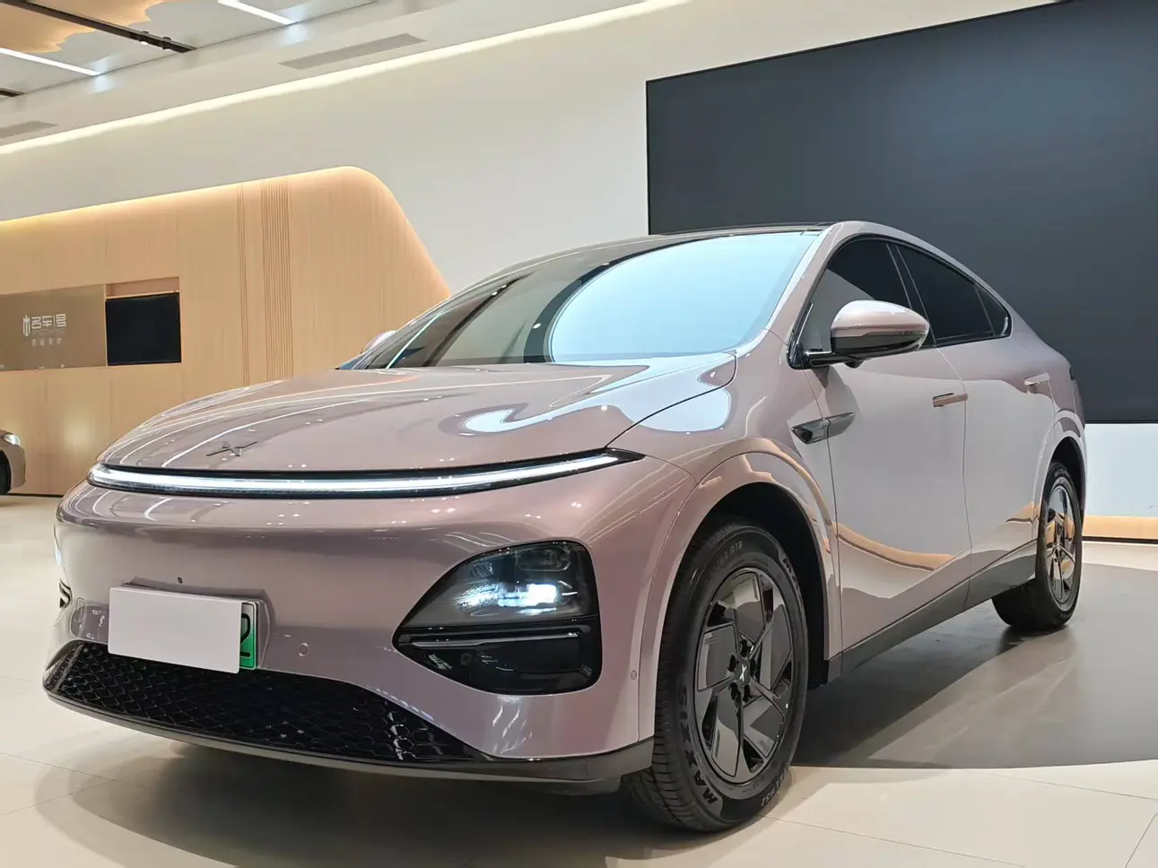 Xpeng G6  из Китая