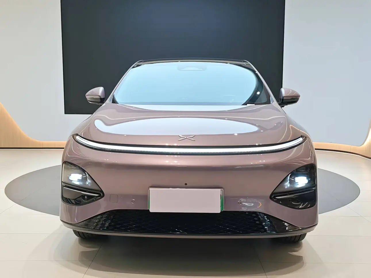 Xpeng G6  из Китая