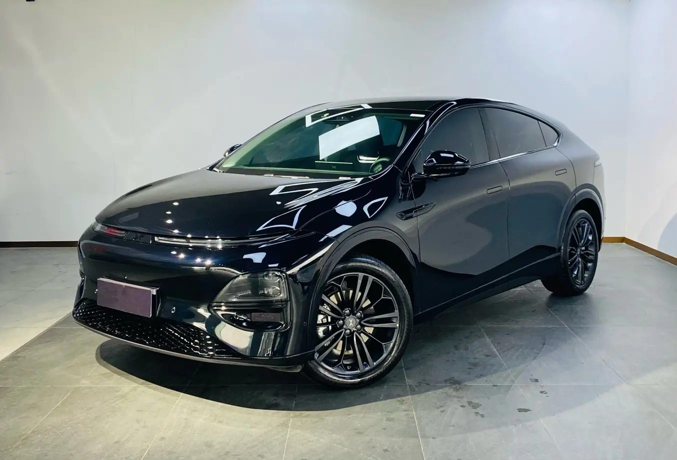 Xpeng G6  из Китая