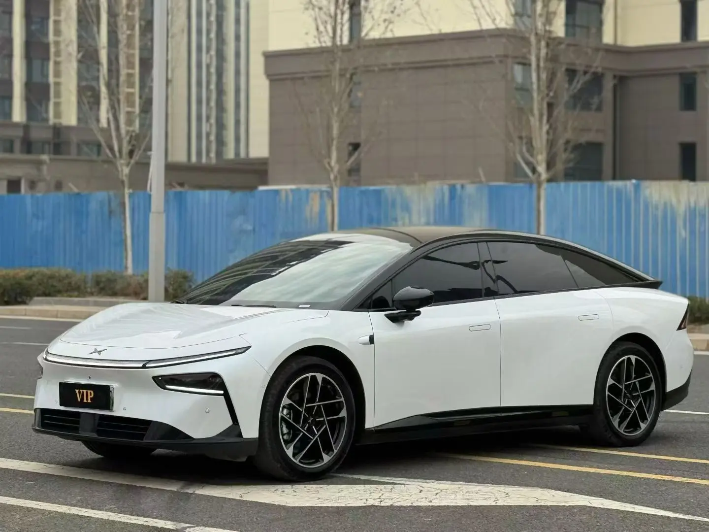 Xpeng P7+  из Китая