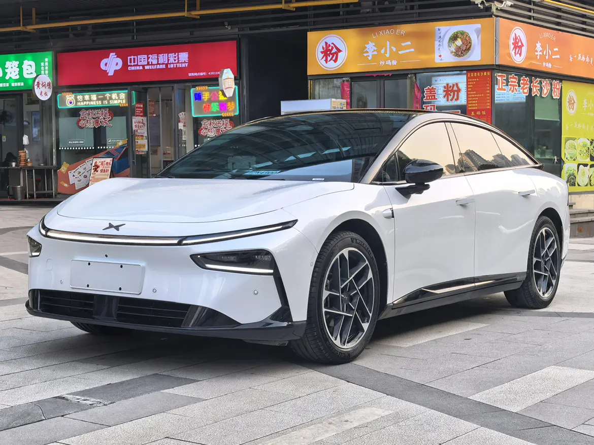 Xpeng P7+  из Китая