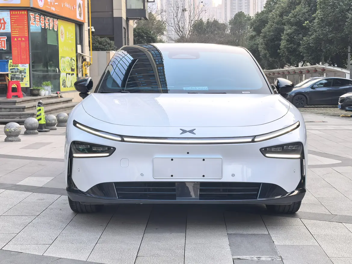 Xpeng P7+  из Китая