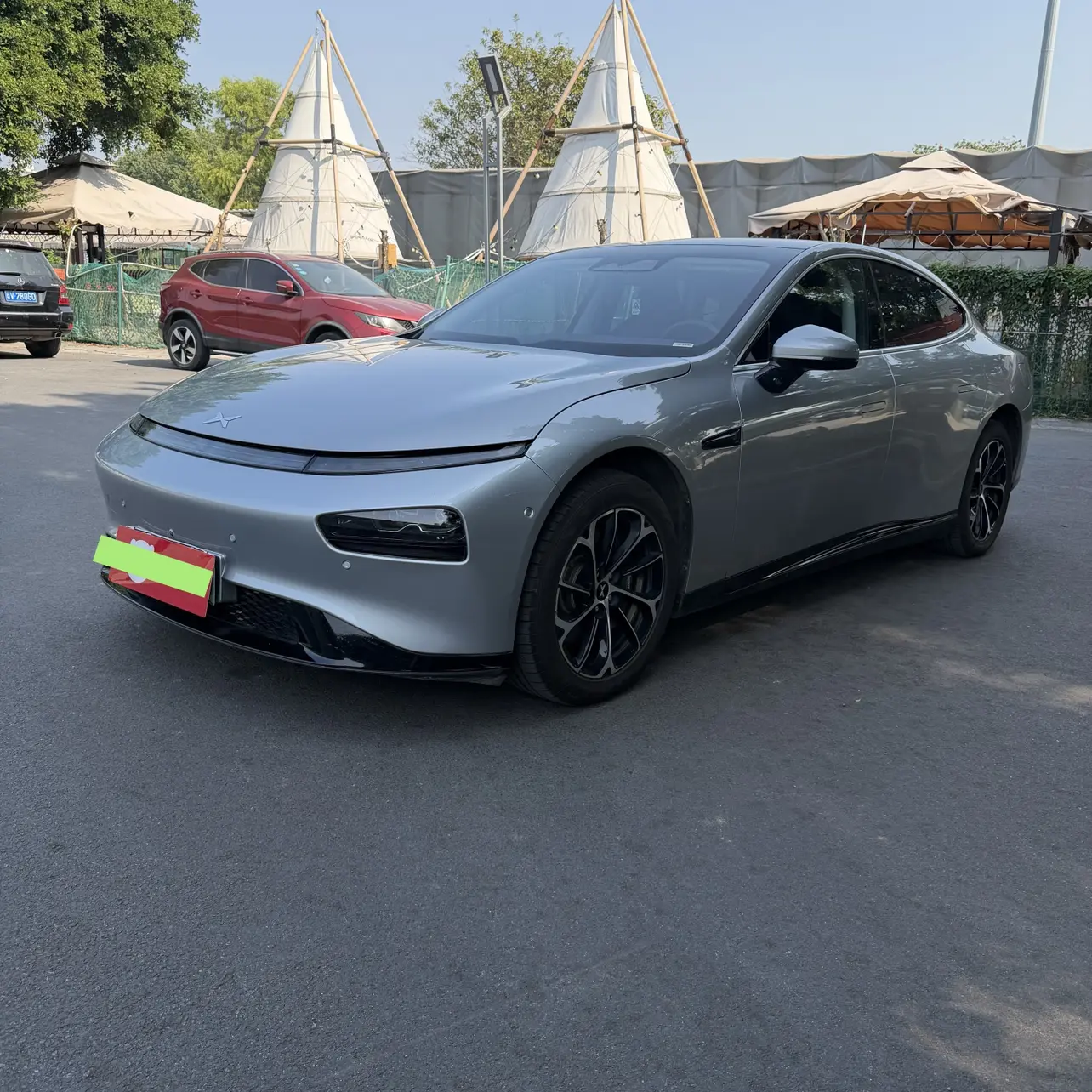 Xpeng P7  из Китая