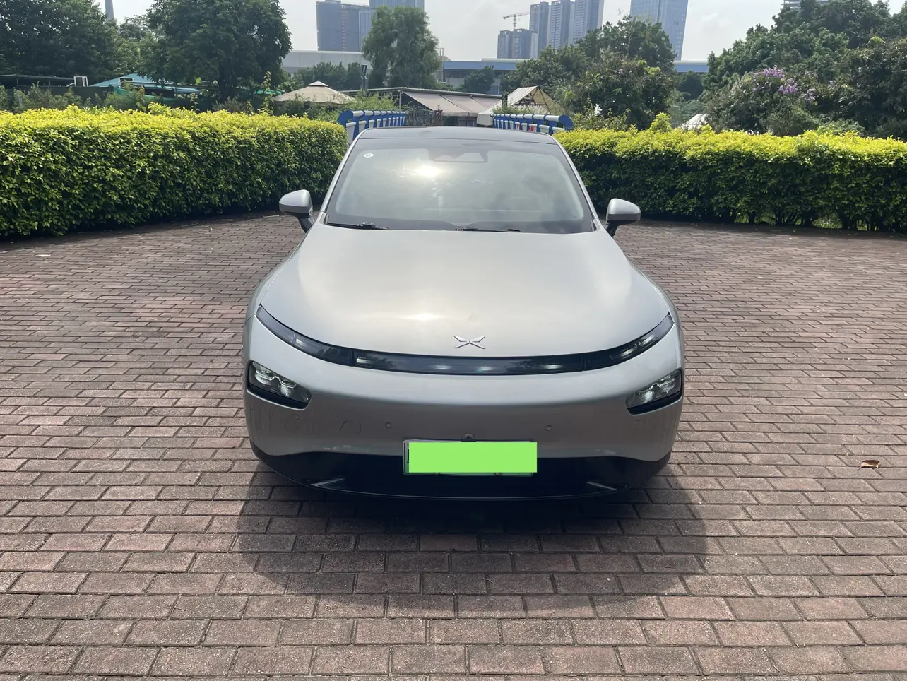 Xpeng P7  из Китая