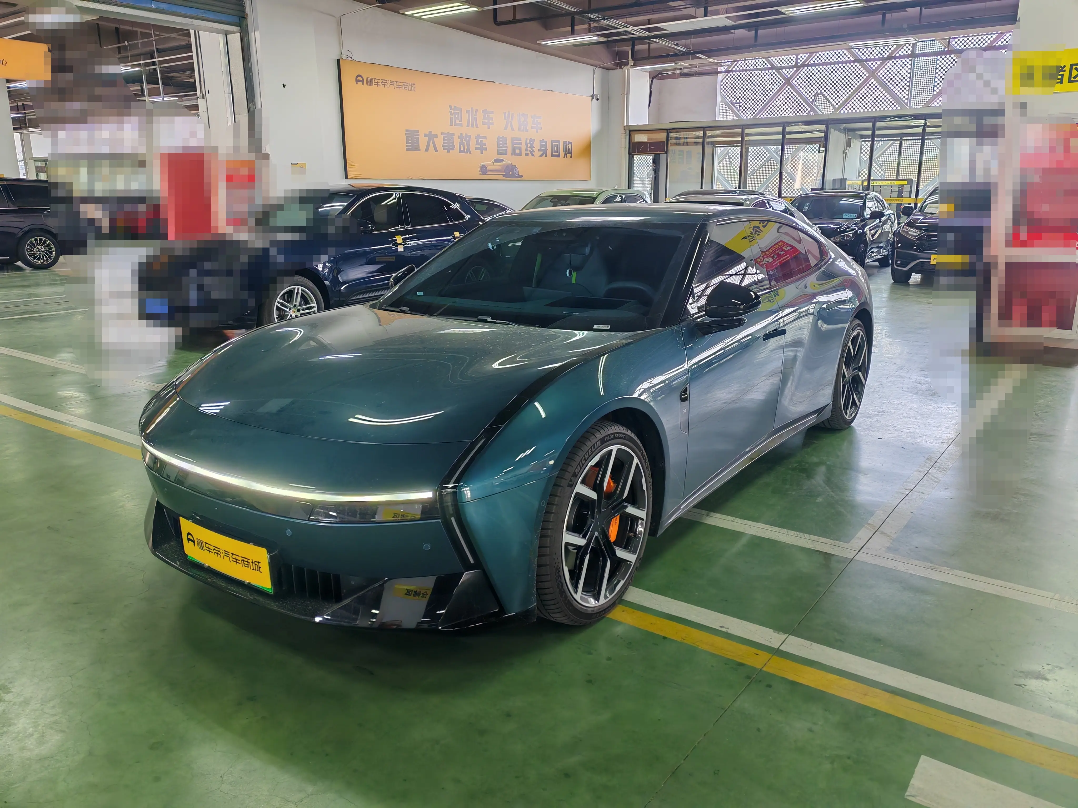 Xpeng P7  из Китая