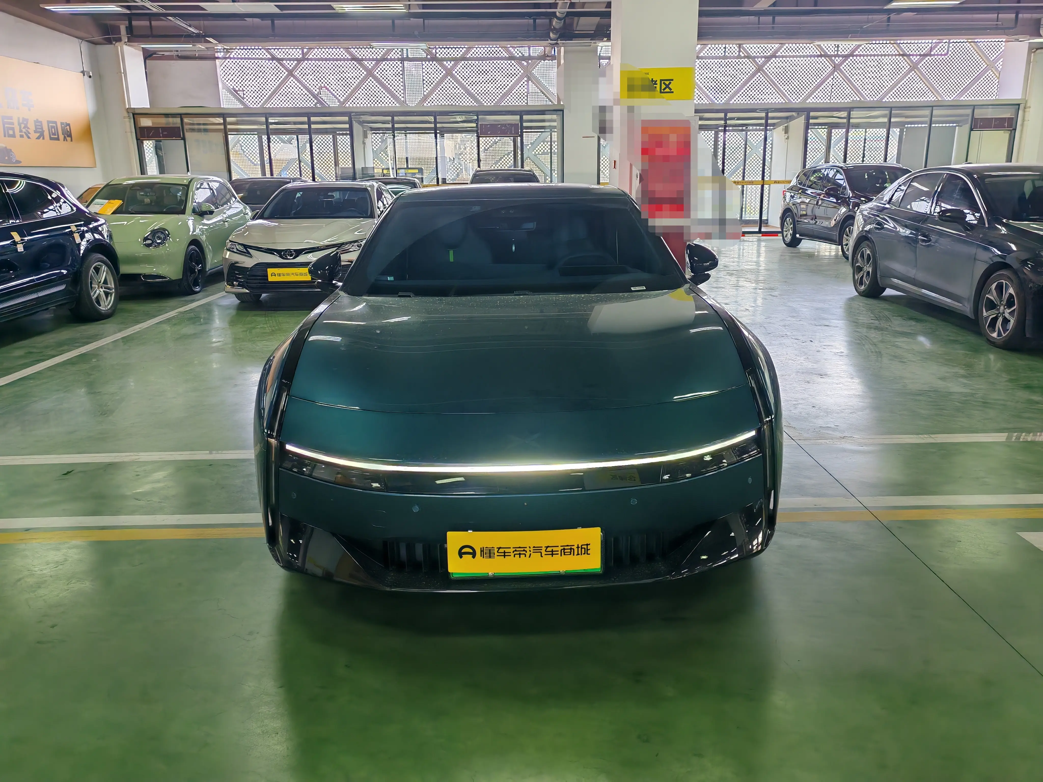 Xpeng P7  из Китая