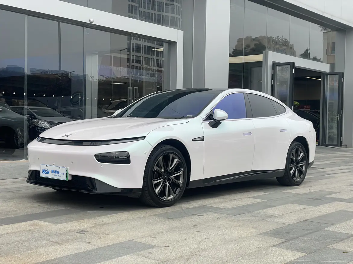 Xpeng P7  из Китая