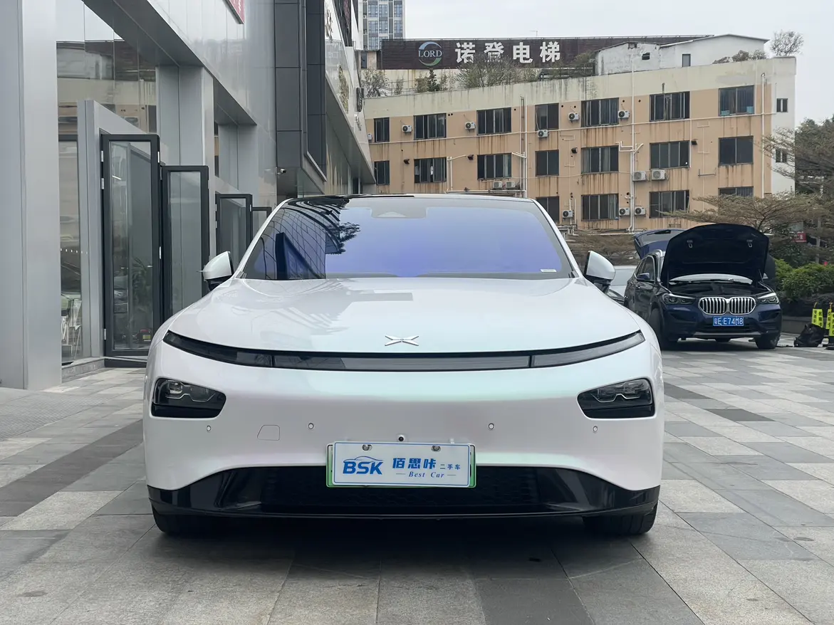 Xpeng P7  из Китая