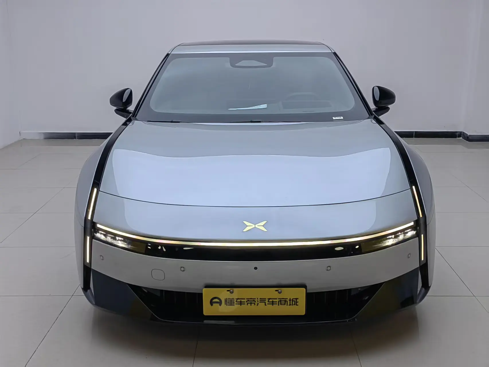 Xpeng P7  из Китая