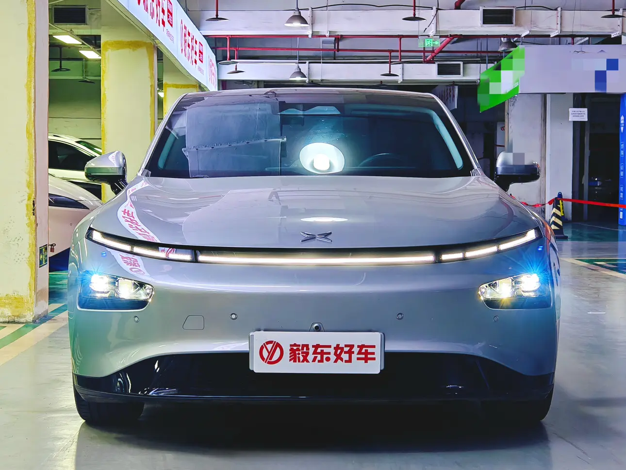 Xpeng P7  из Китая