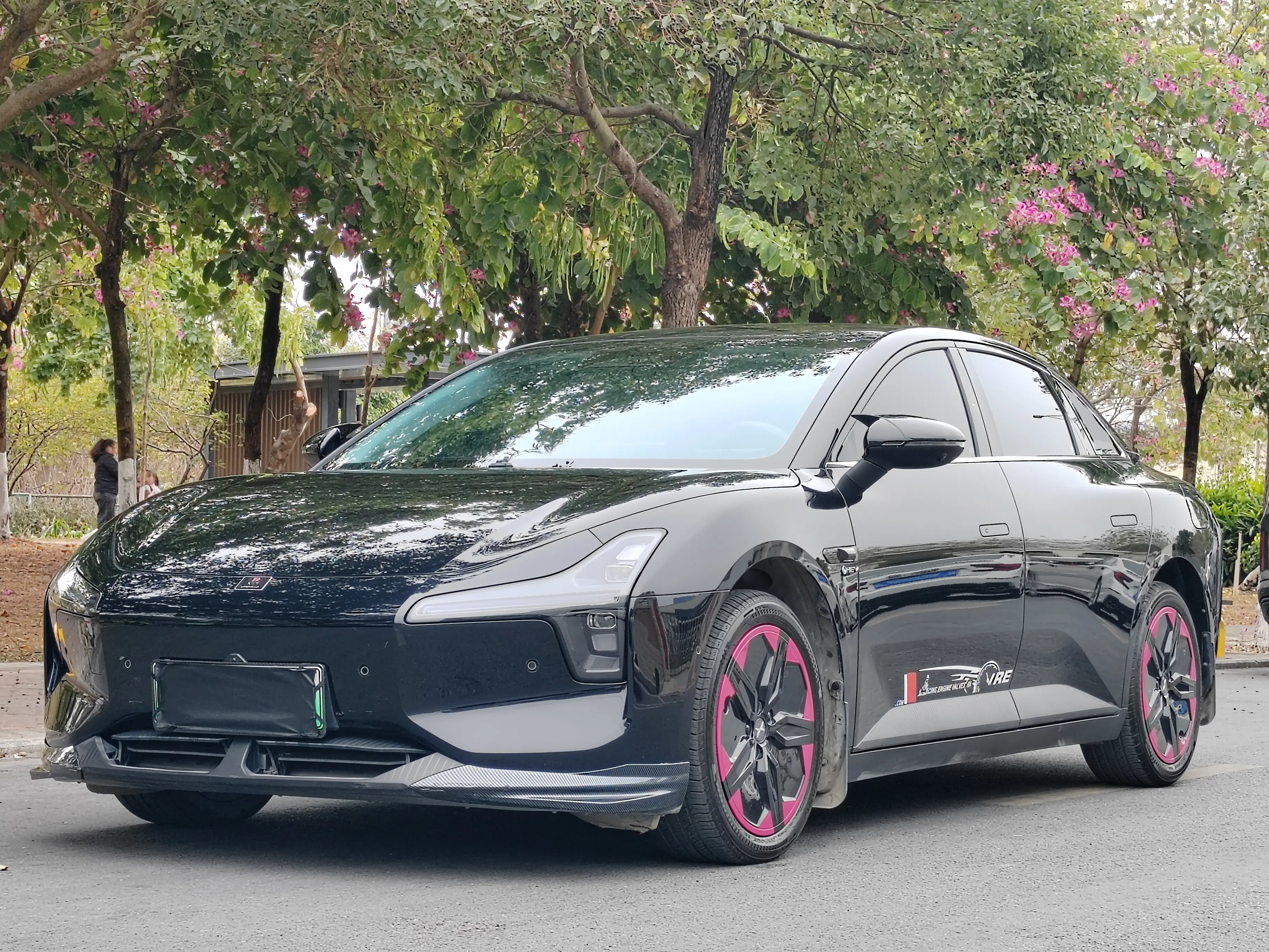 Xpeng Xiaopeng MONA M03  из Китая