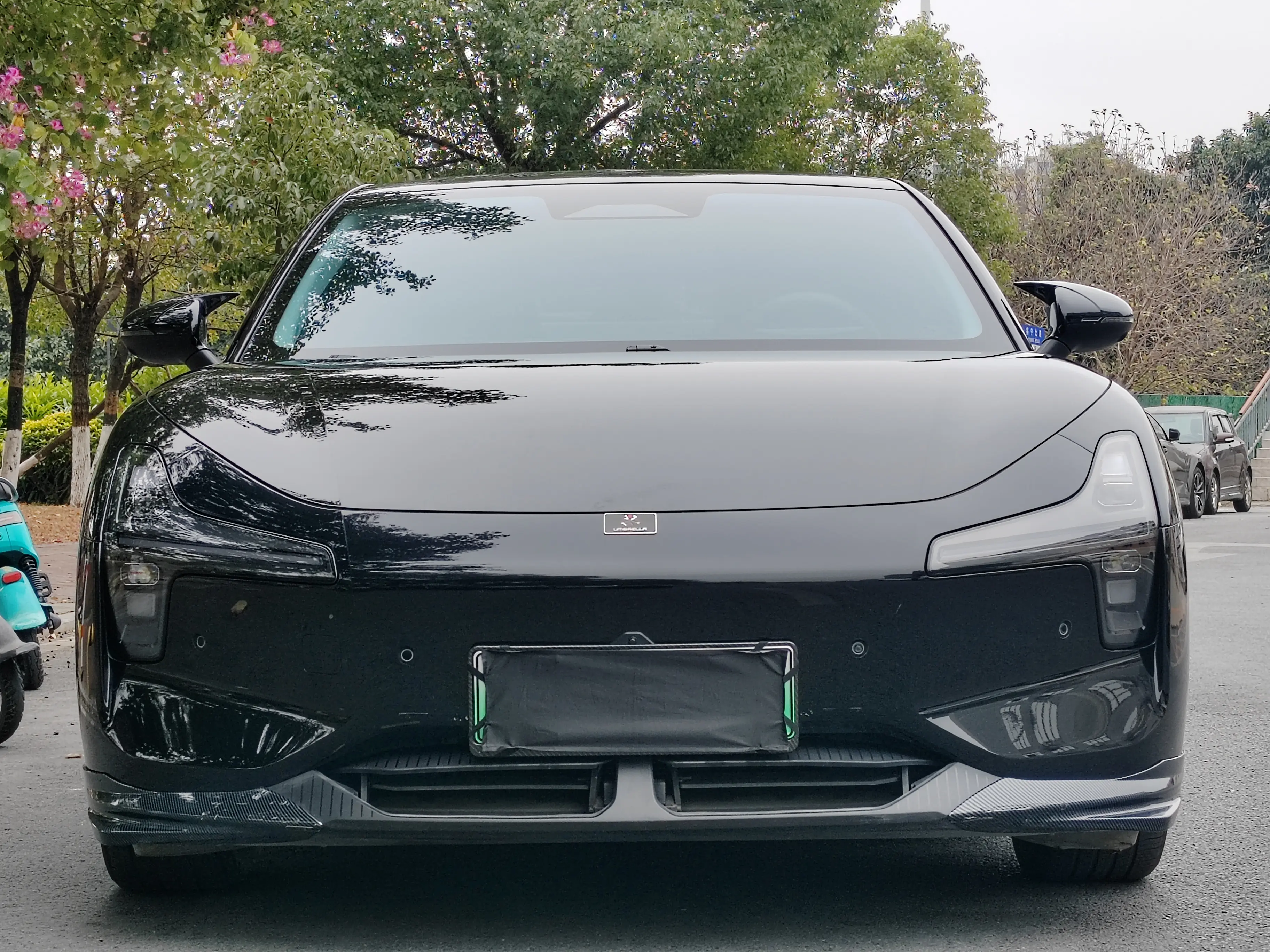 Xpeng Xiaopeng MONA M03  из Китая